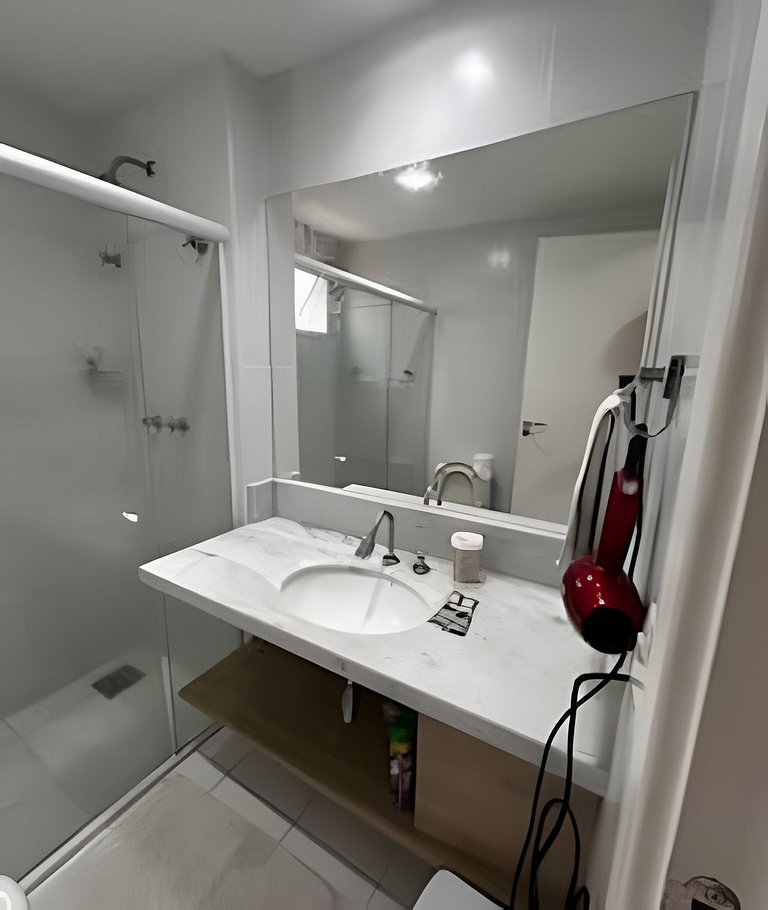 Suíte com mini cozinha e piscina