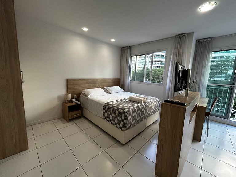 Flat em Rio2, cozinha equipada, piscina, internet de 500 Mb