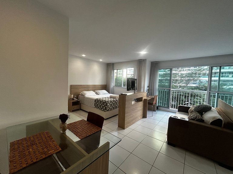 Flat em Rio2, cozinha equipada, piscina, internet de 500 Mb