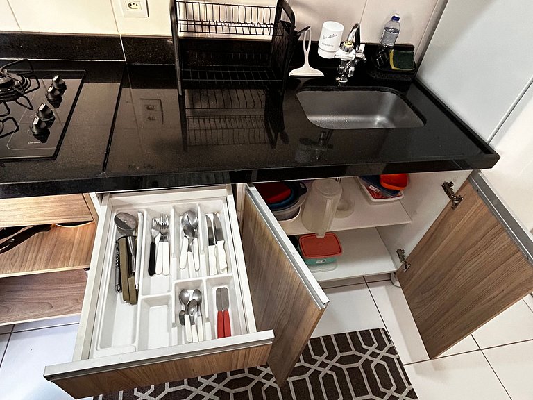 Flat em Rio2, cozinha equipada, piscina, internet de 500 Mb