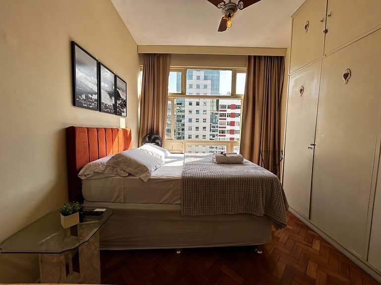 Apartamento em Copacabana vista lateral do mar