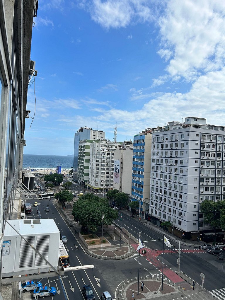 Apartamento em Copacabana vista lateral do mar