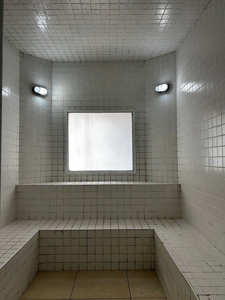 Suíte com mini cozinha e piscina