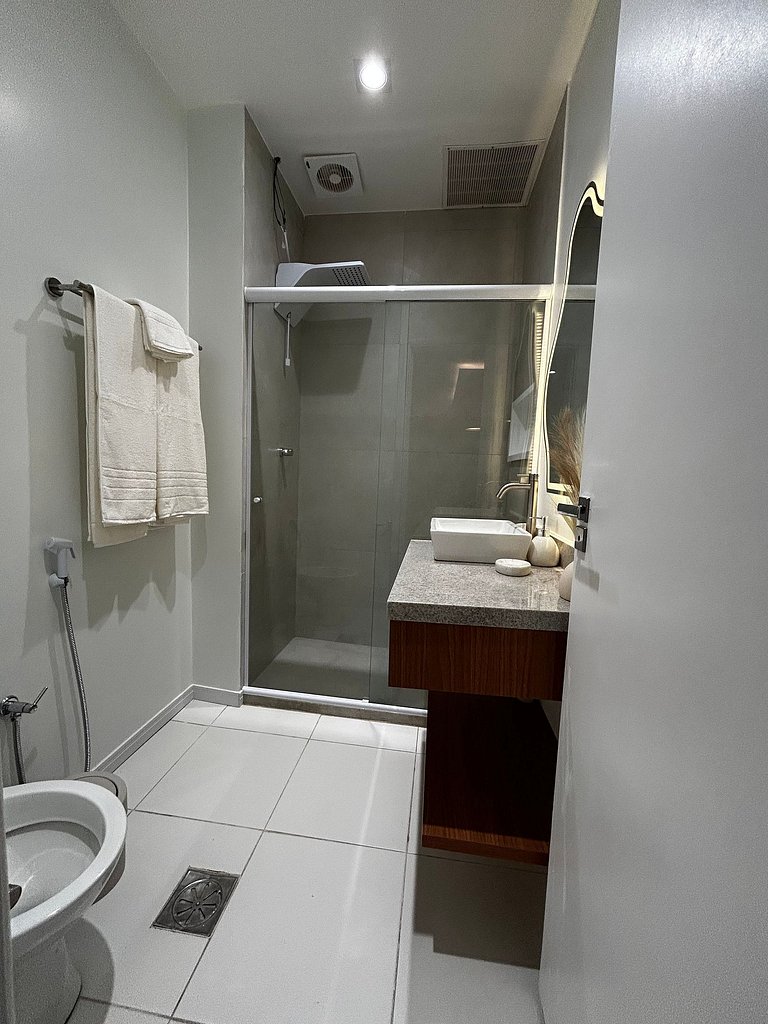 Apart / 150mts da Praia Copacabana/ Moderno/ Cozin